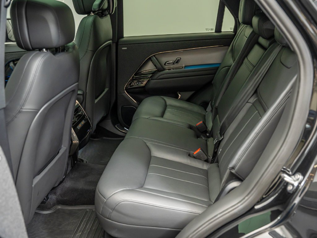 Used 2024 Black Land Rover Dynamic SE image 41
