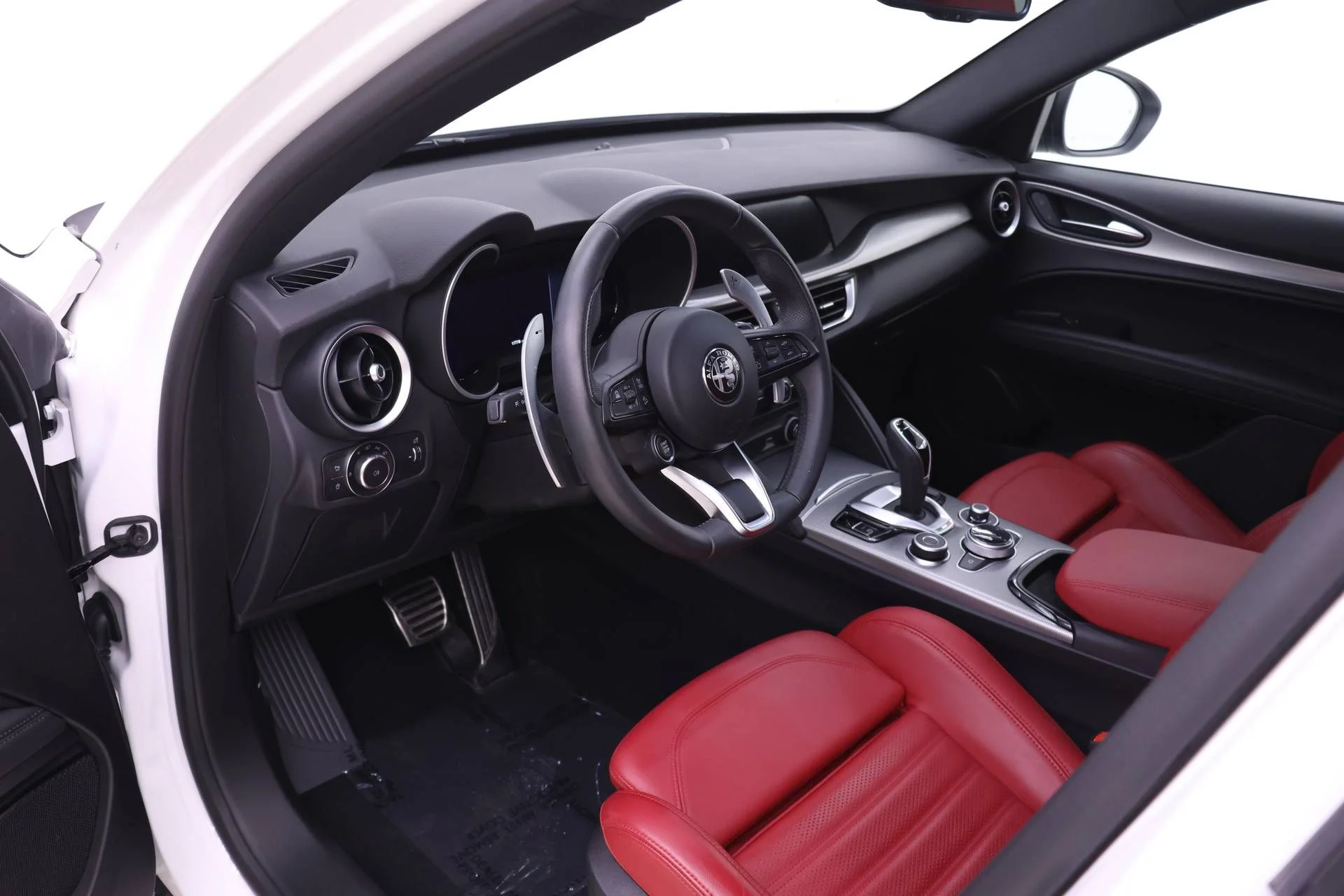 Certified Used 2024 White Alfa Romeo Veloce image 6