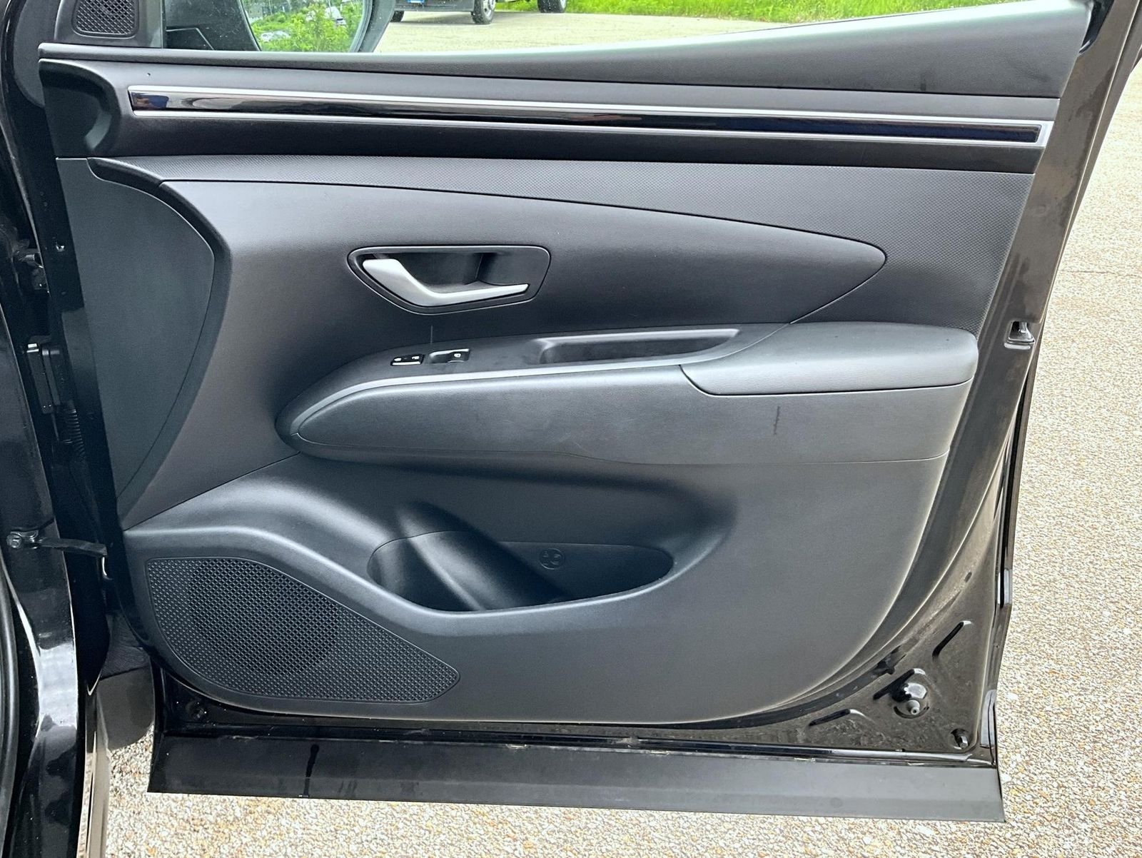 Used 2024 Black Hyundai SEL image 18