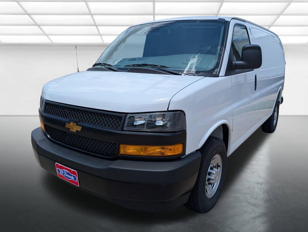 New 2026 Summit White Chevrolet WT image 19