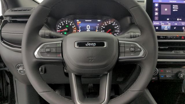 Used 2022 Black Jeep Latitude image 24