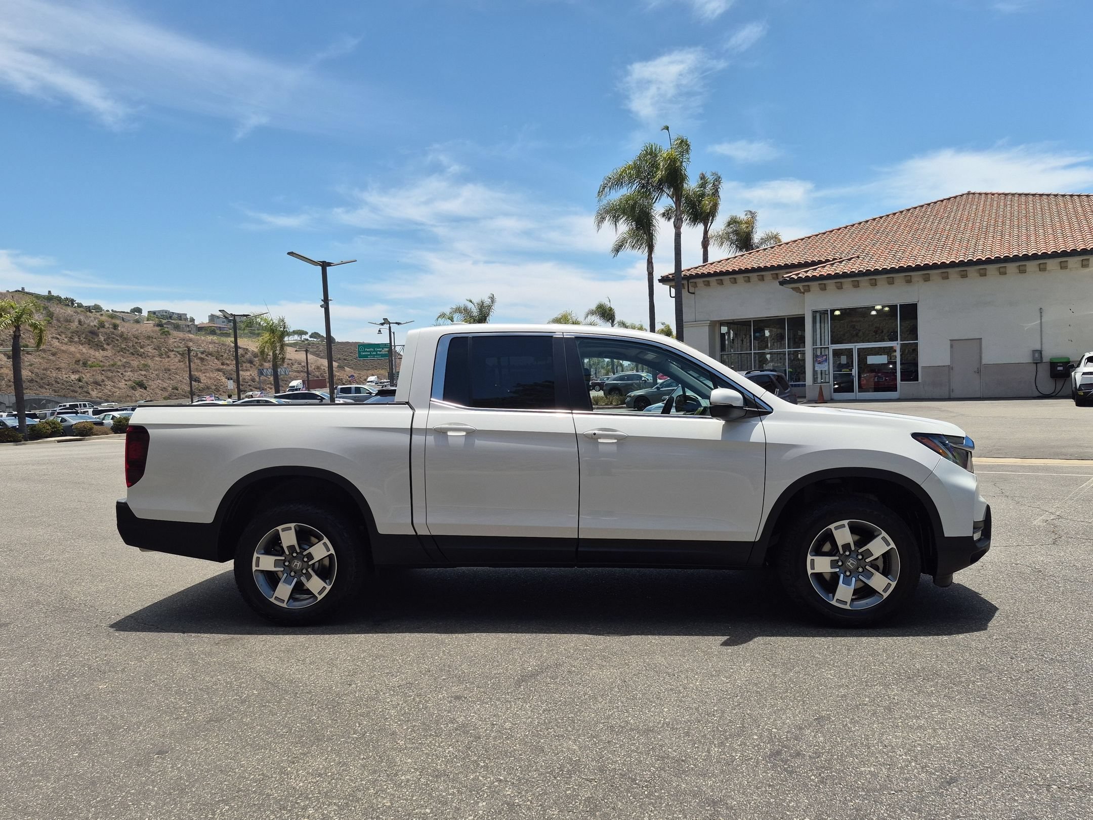 New 2026 Platinum White Pearl Honda RTL image 12