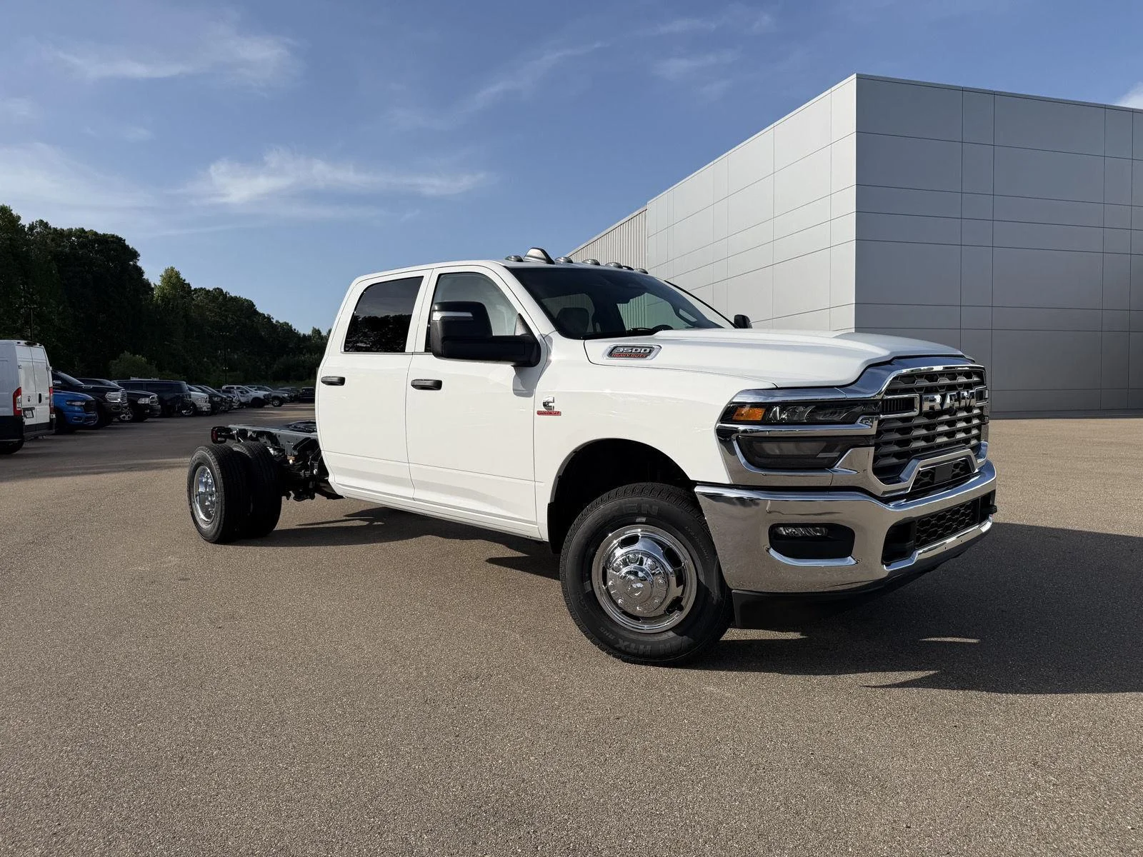 New 2026 Bright White Clear-Coat Exterior Paint RAM Tradesman image 3