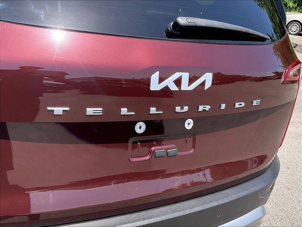 Used 2022 Purple Kia EX image 29