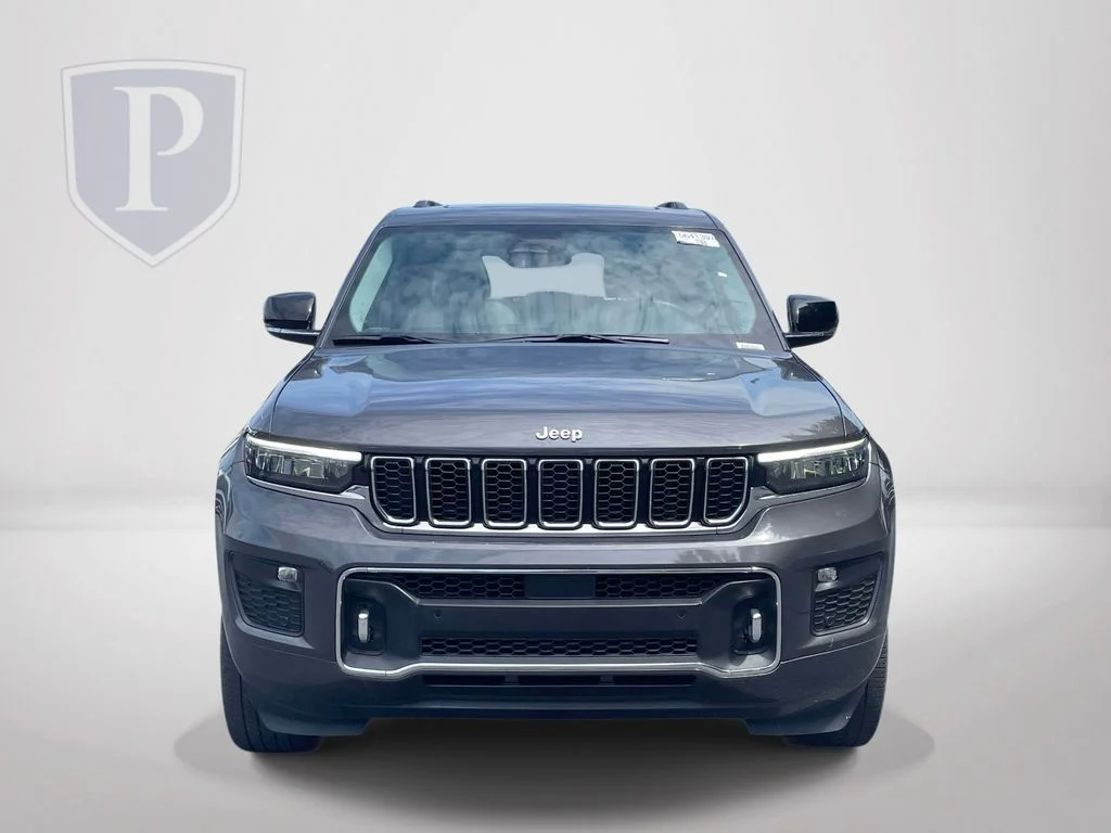Certified Used 2022 Gray Jeep Overland image 3