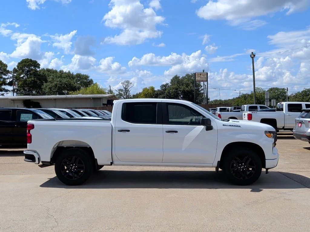 New 2026 Summit White Chevrolet Custom image 9