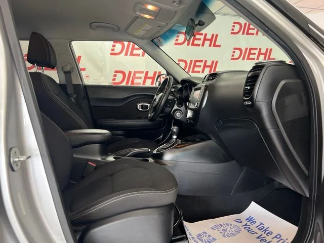 Used 2018 Silver Kia Base image 12
