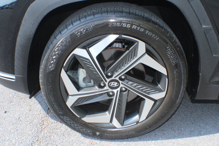 Used 2022 Phantom Black Hyundai SEL image 5