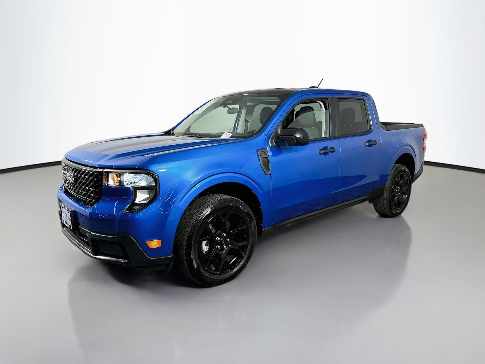 Used 2025 Velocity Blue Ford XLT image 3