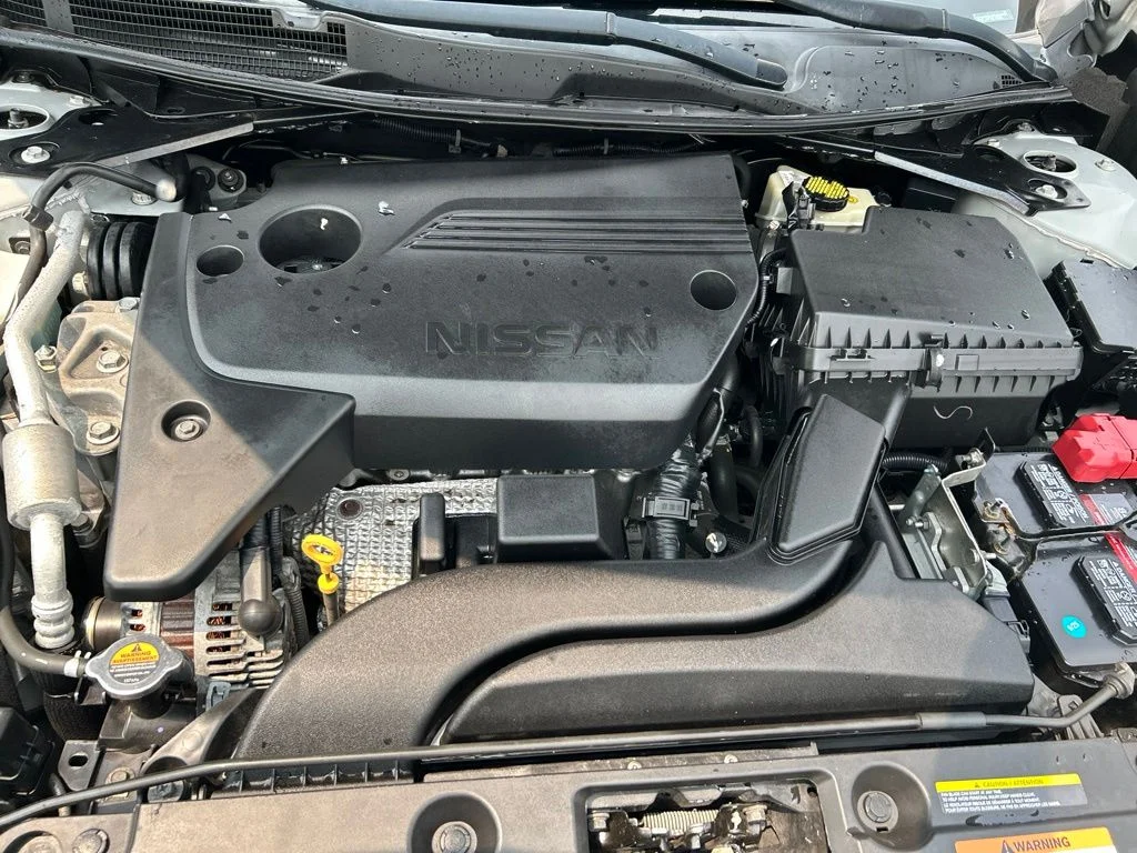 Used 2017 Silver Nissan 2.5 SV image 25