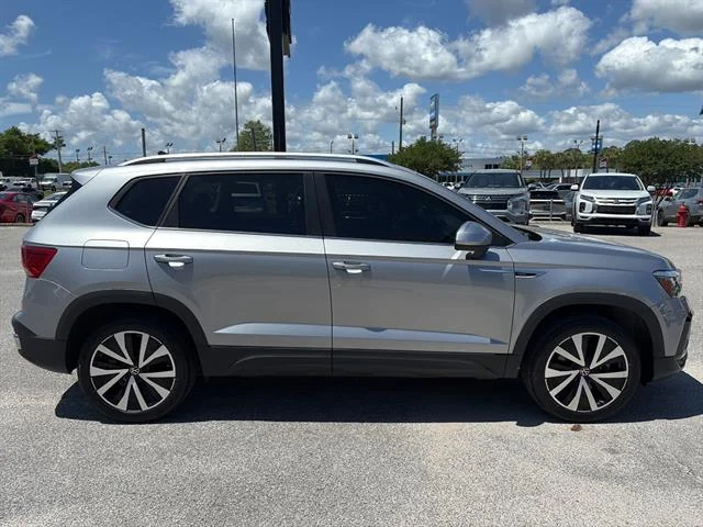 Certified Used 2023 SILVER Volkswagen 1.5T SE image 4