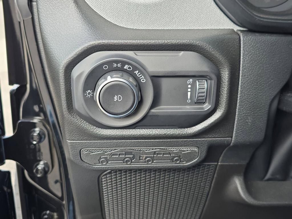 2025 Jeep Wrangler 4-Door Willys - Photo 22