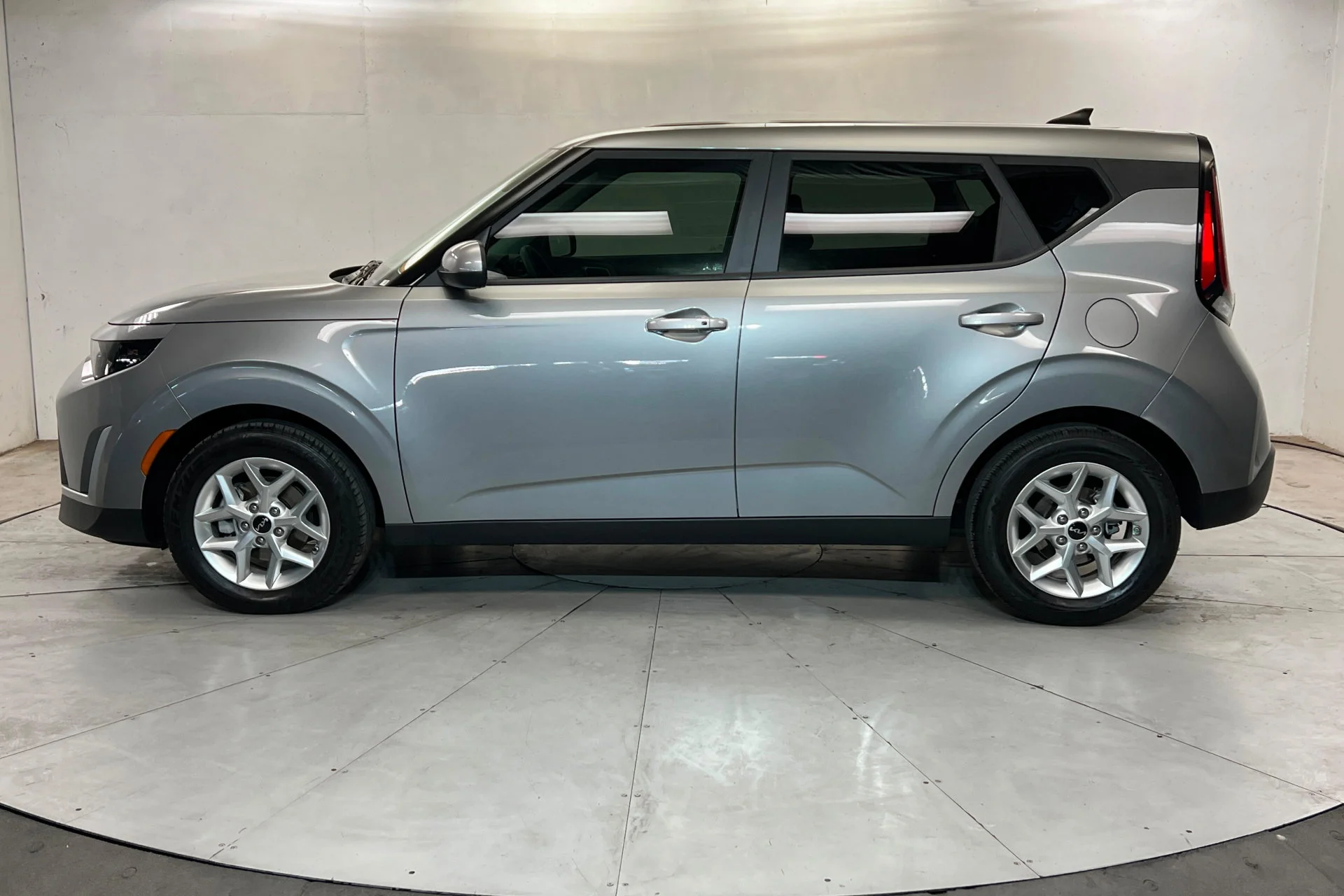Used 2024 Steel Gray Kia S image 2