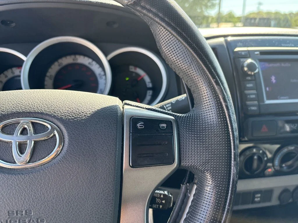 Used 2013 White Toyota Base image 22