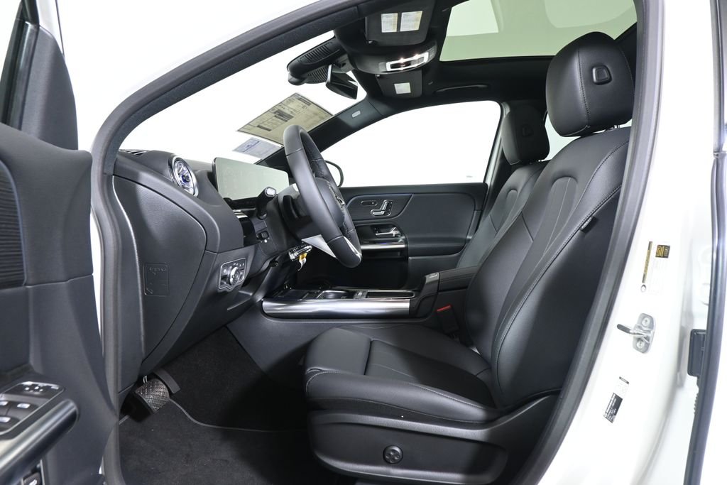 New 2026 Polar White Mercedes-Benz GLA 250 image 3