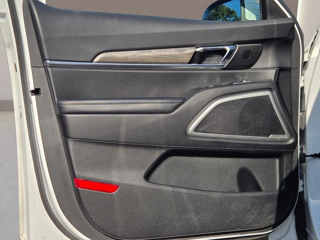 Used 2020 White Kia EX image 19