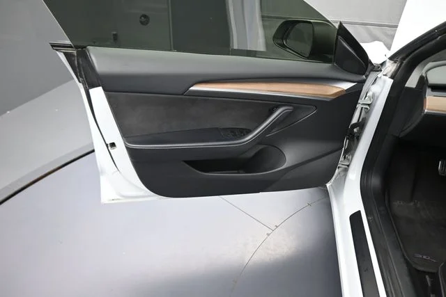 Used 2022  Tesla Long Range image 68