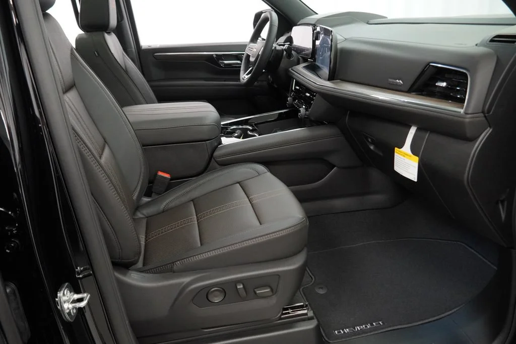 New 2026 Black Chevrolet High Country image 32