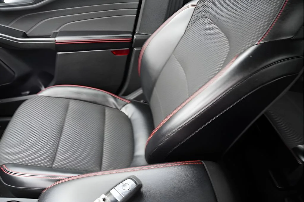 Used 2025 Gray Metallic Ford ST-Line image 30