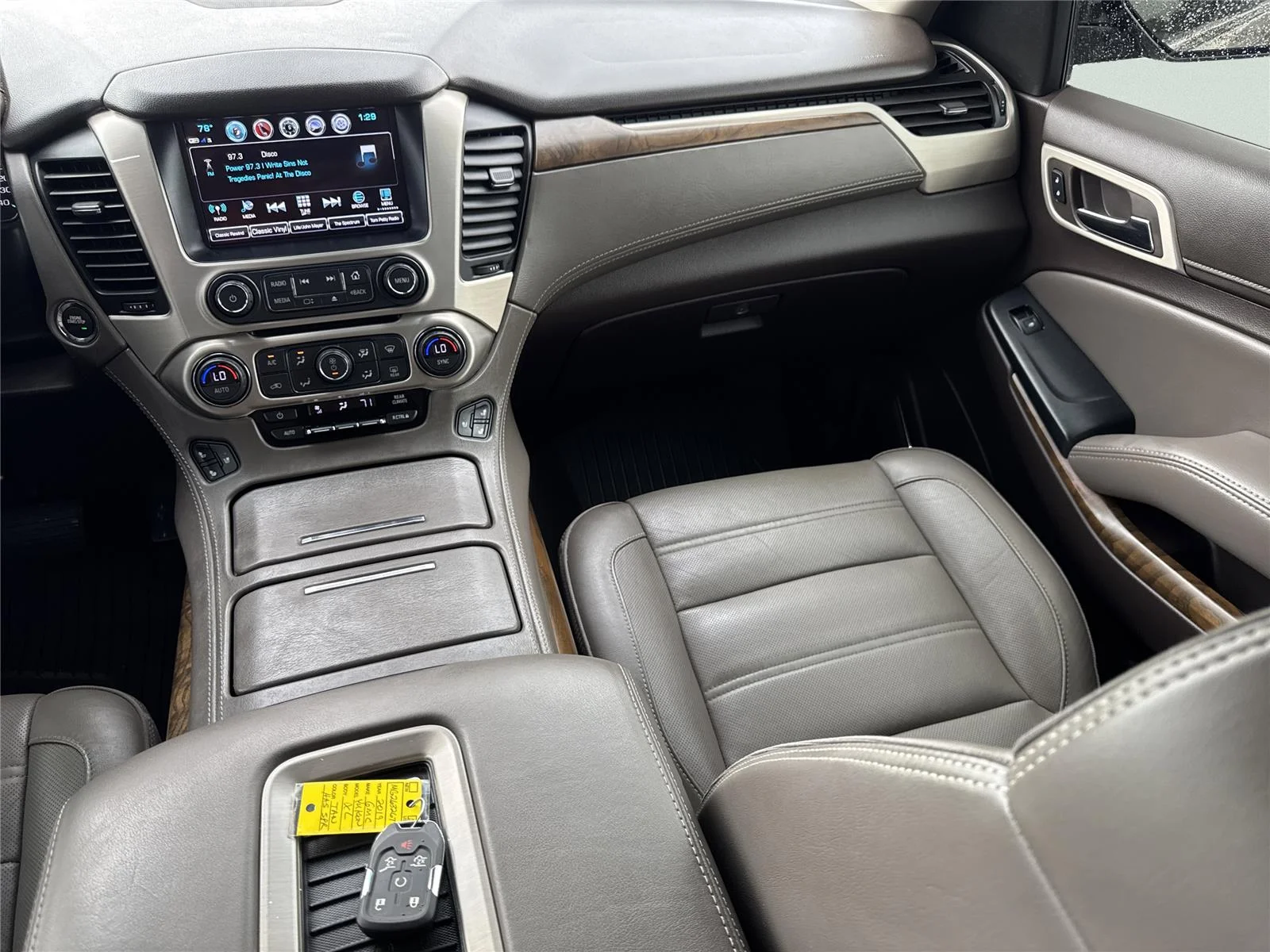 Used 2019 PEPPERDUST METALLIC GMC Denali image 16