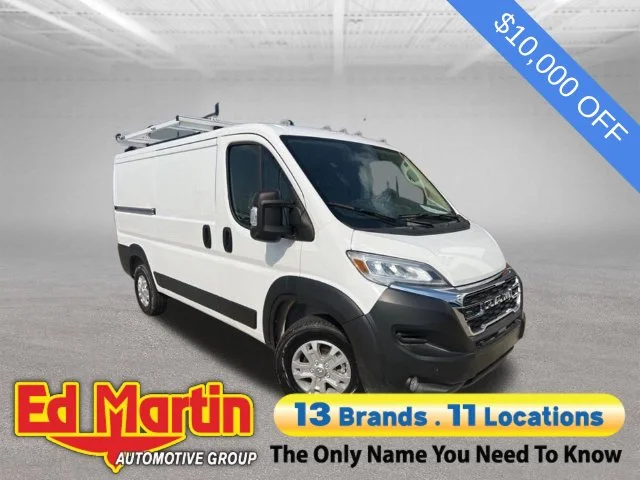 Used 2025 White Ram SLT image 1