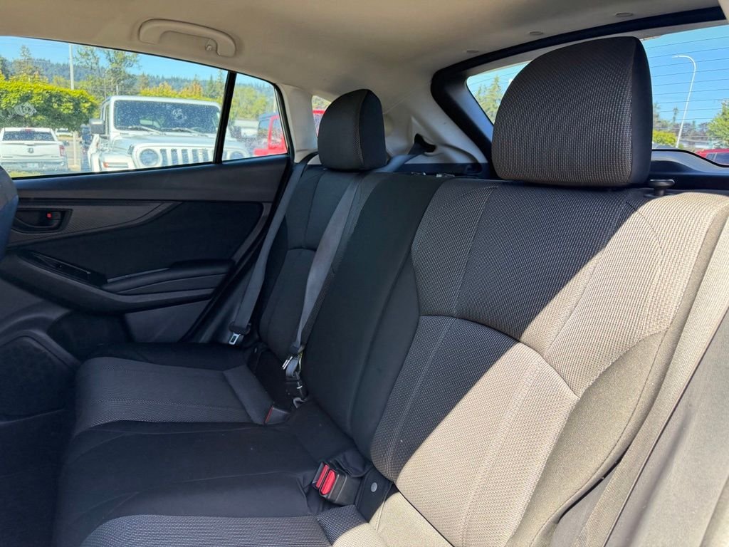 Used 2018 Silver Subaru 2.0i Premium image 30