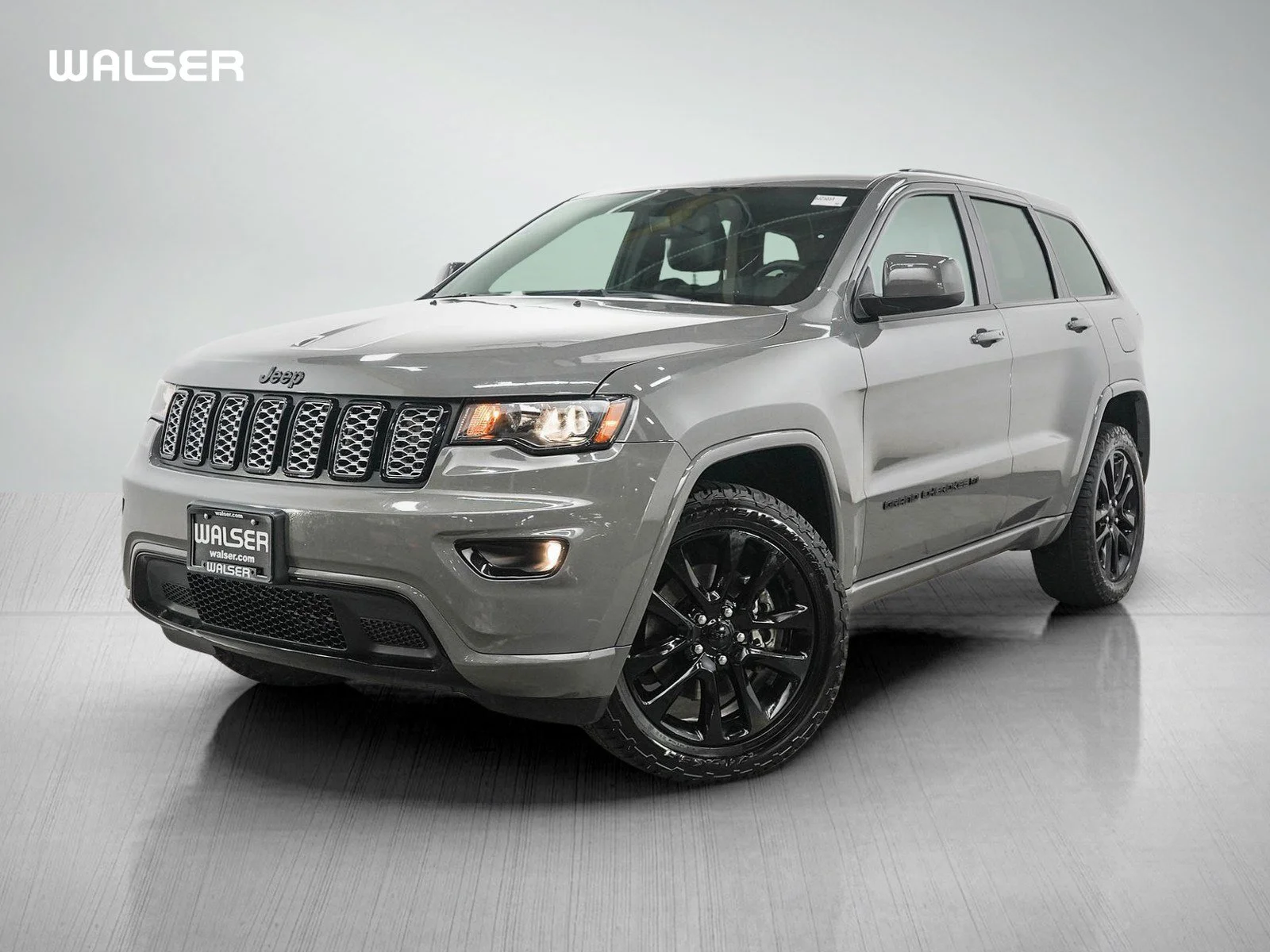 Used 2022 Sting-Gray Clearcoat Jeep Laredo X image 1