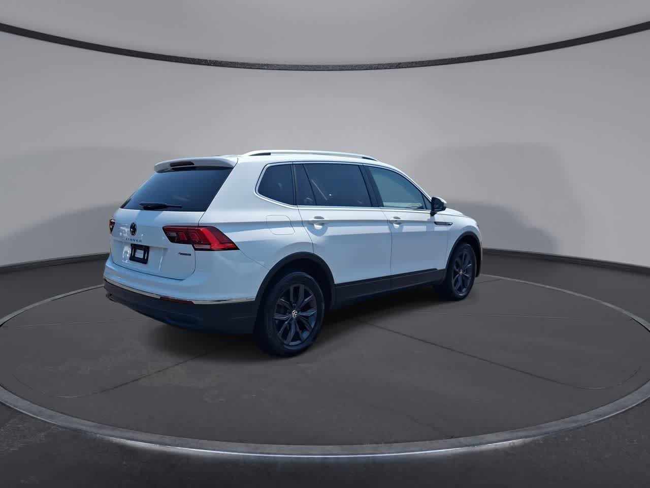 Certified Used 2024 Pure White Volkswagen SE image 8