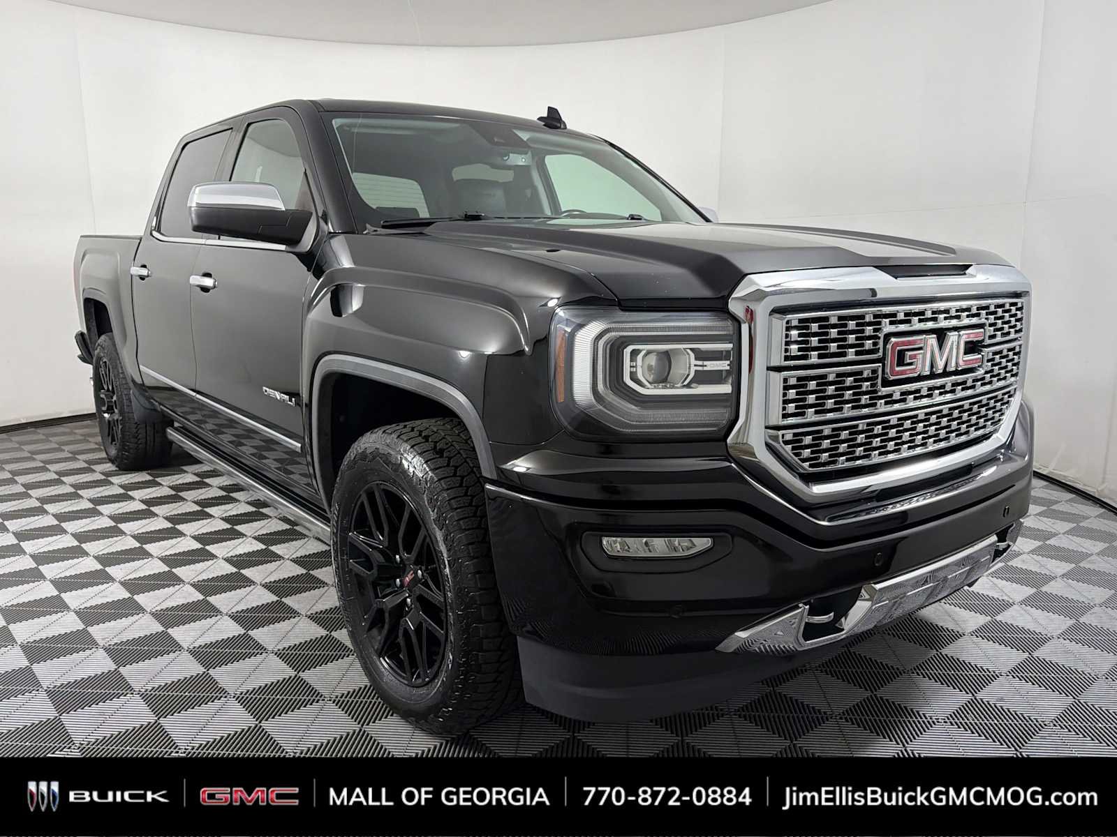 2017 GMC Sierra 4WD Crew Cab Short Box's photo