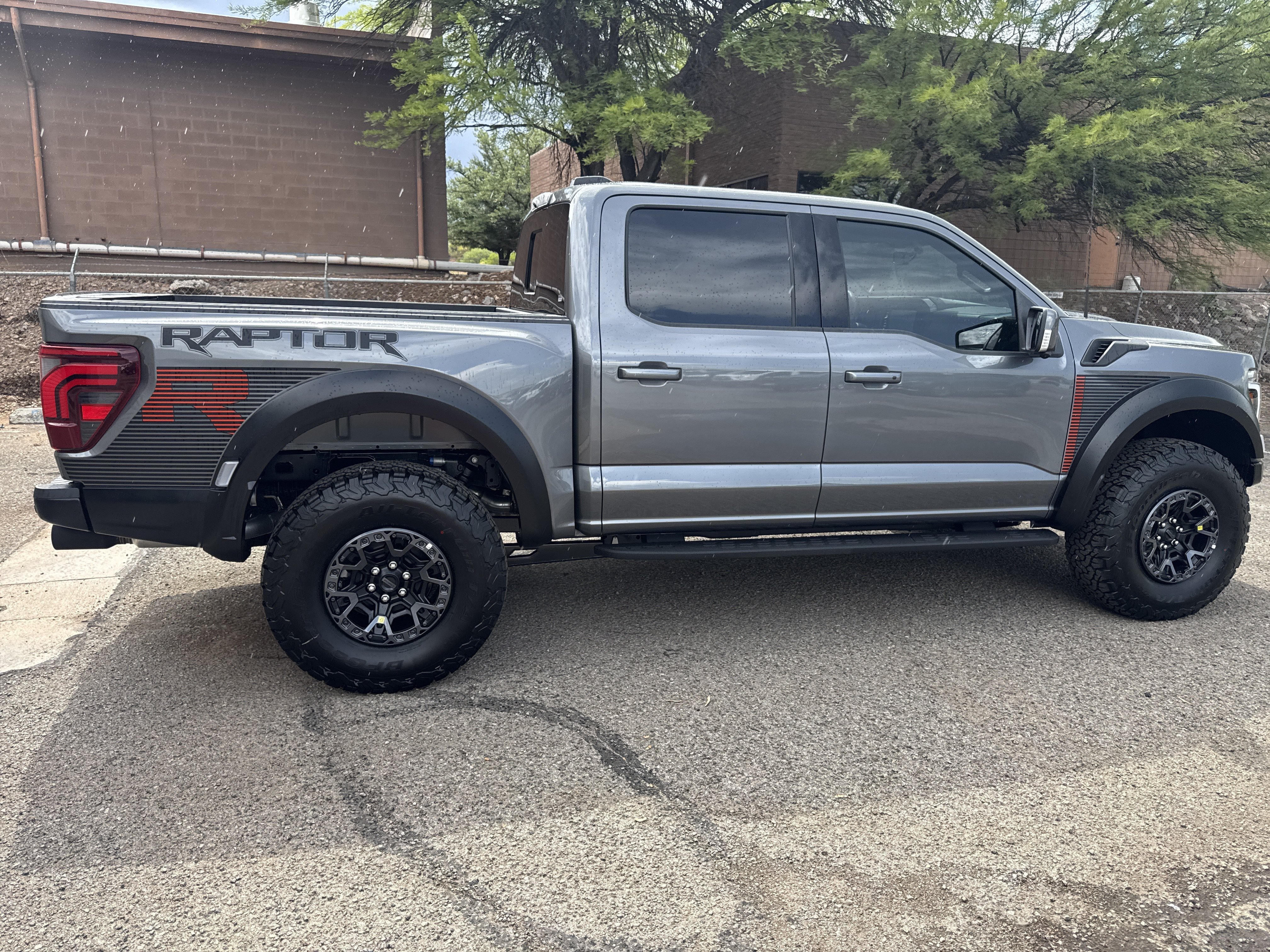 New 2026 CARBONIZED Ford Raptor image 4