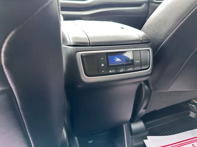 Used 2018 Silver Toyota XLE image 10