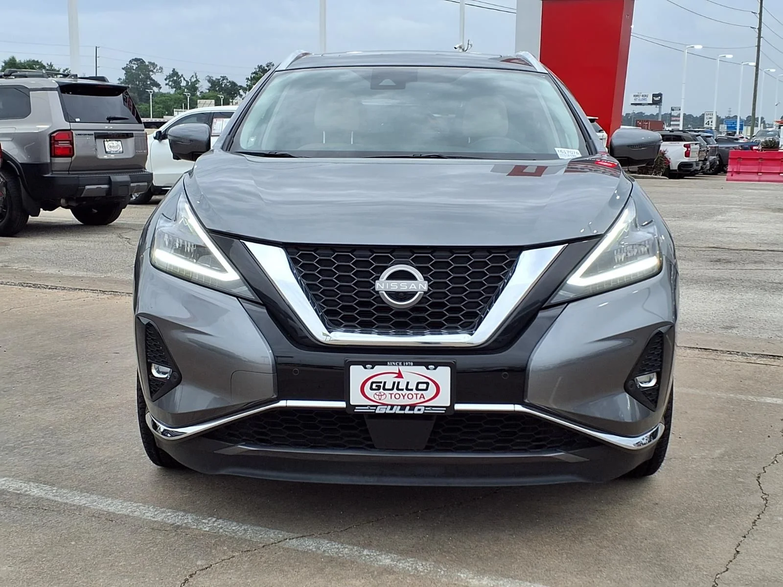 Used 2023 Gray Nissan Platinum image 4