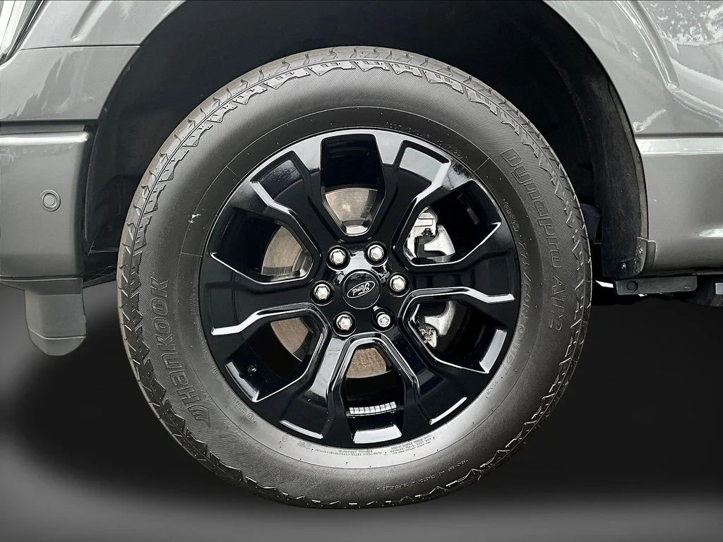 Used 2022 Gray Metallic Ford Platinum image 37