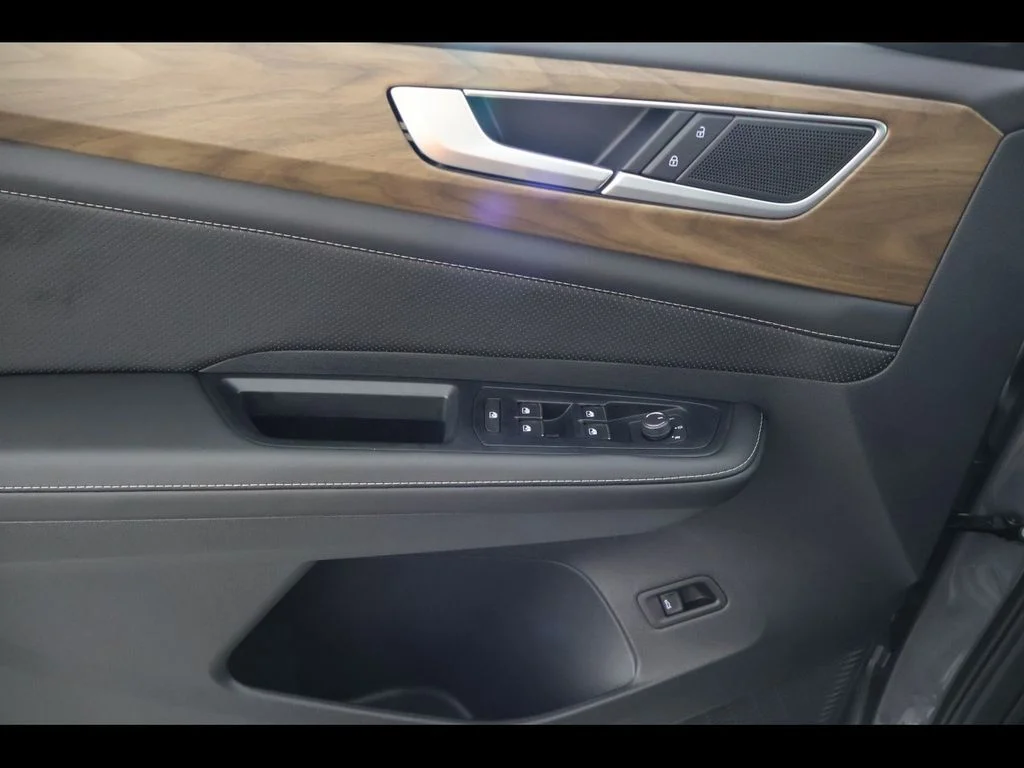 New 2026 Gray Volkswagen 2.0T SE w/Technology image 31