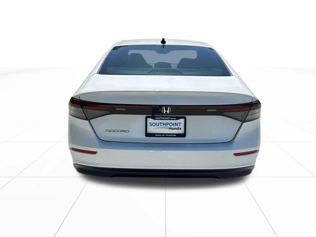 Certified Used 2025 Platinum White Pearl Honda 1.5T SE image 7