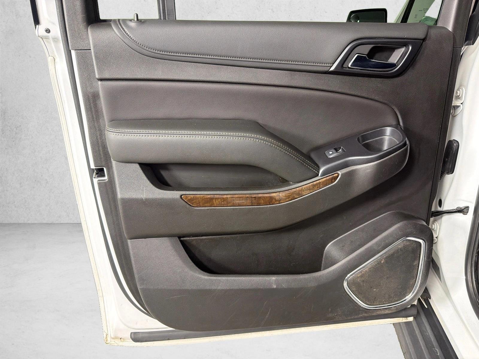 Used 2019 White Chevrolet LT image 23