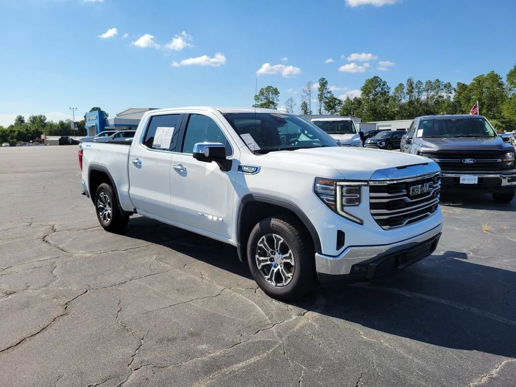 Used 2024 Summit White GMC SLT image 7
