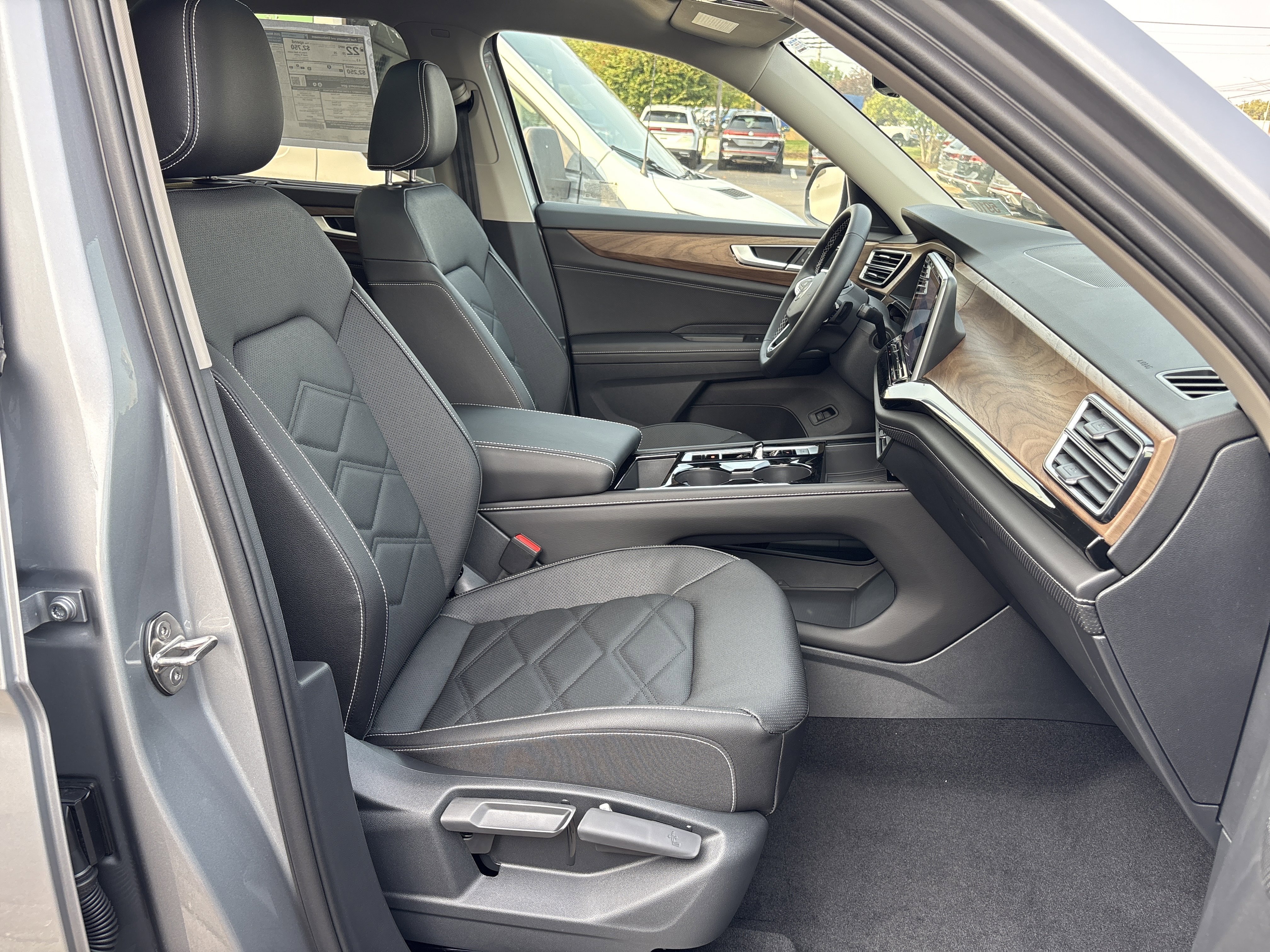 2026 Volkswagen Atlas SE w/Tech - Photo 23