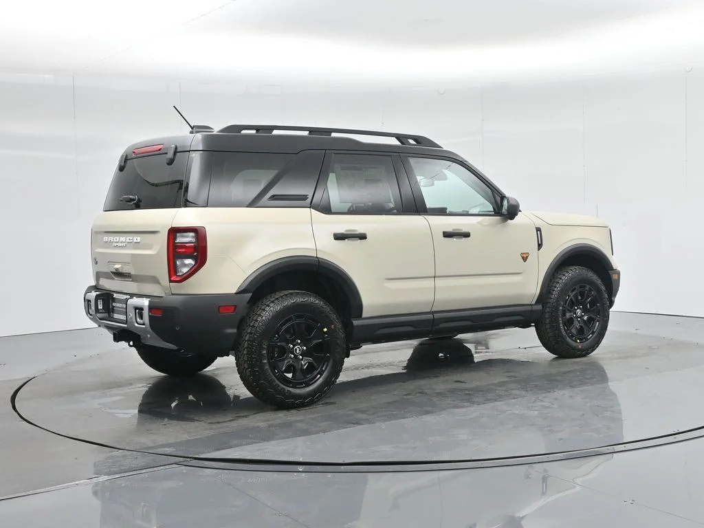 New 2025 Desert Sand Ford Badlands image 27