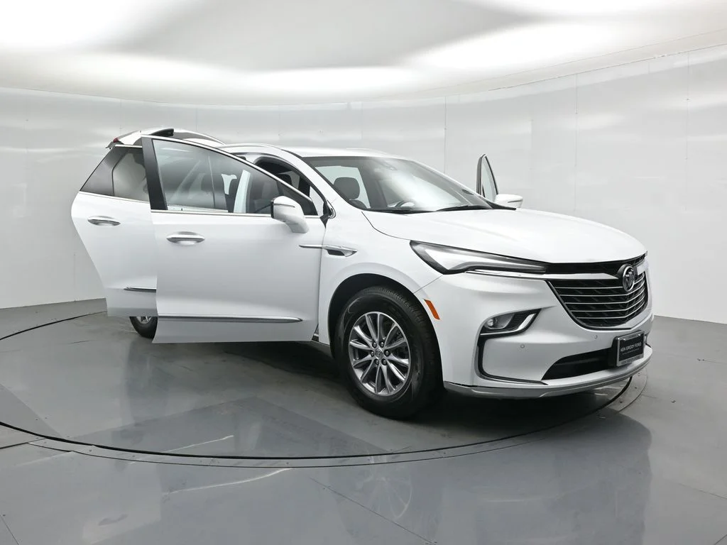 Used 2024 White Buick Premium Group image 36