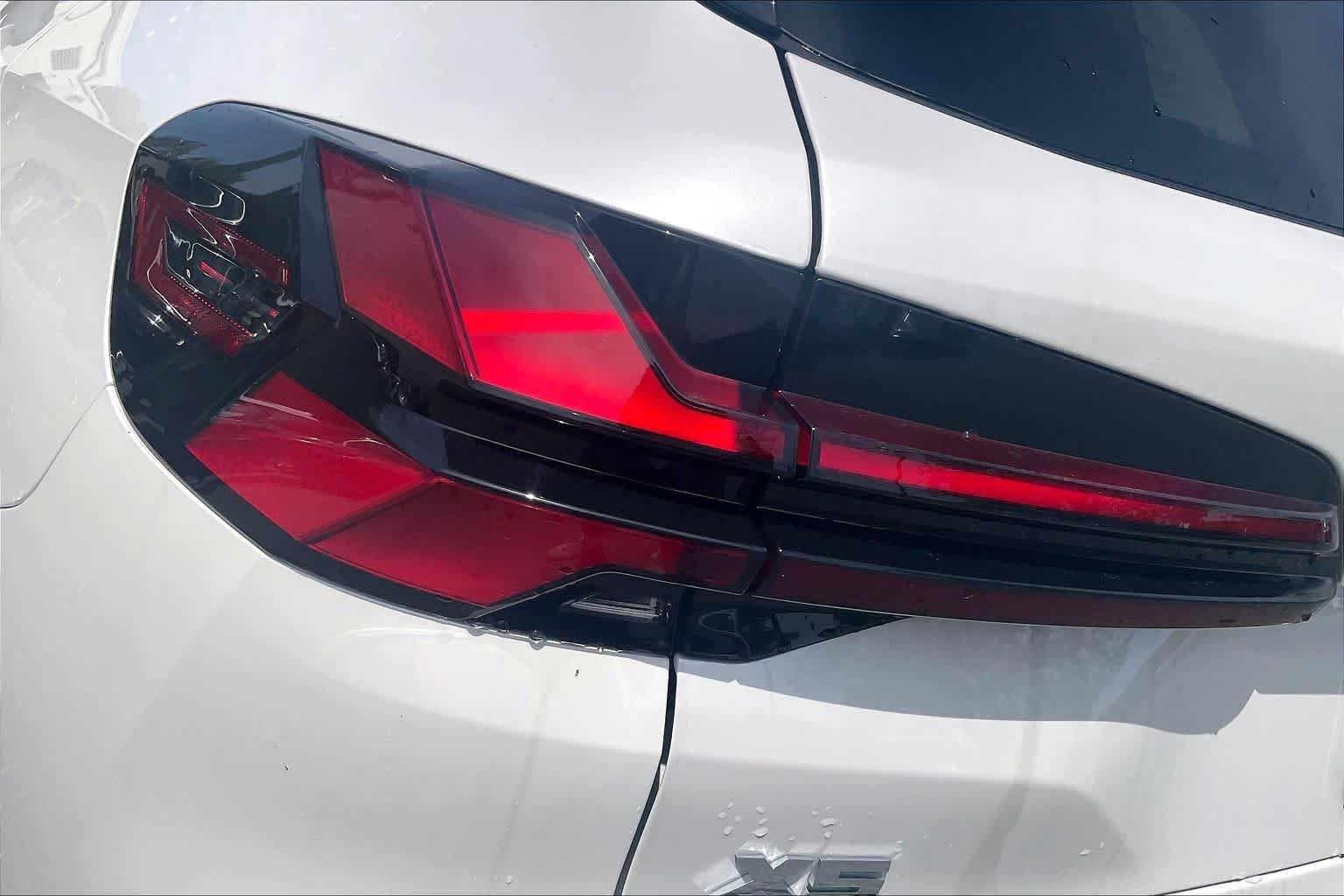2026 BMW X5 M60i - Photo 14