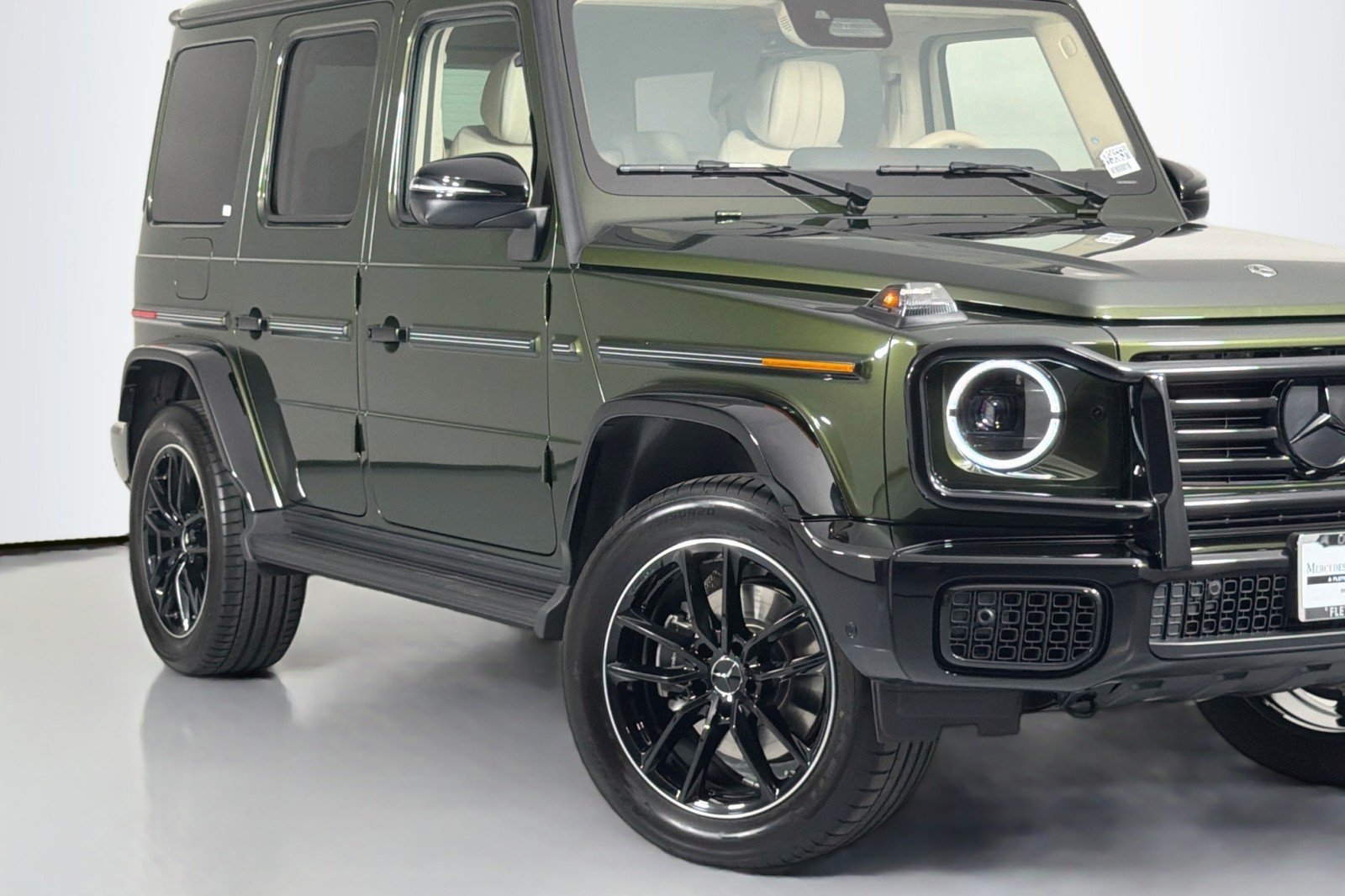 Certified Used 2025 MANUFAKTUR Olive Metallic Mercedes-Benz G 550 image 15