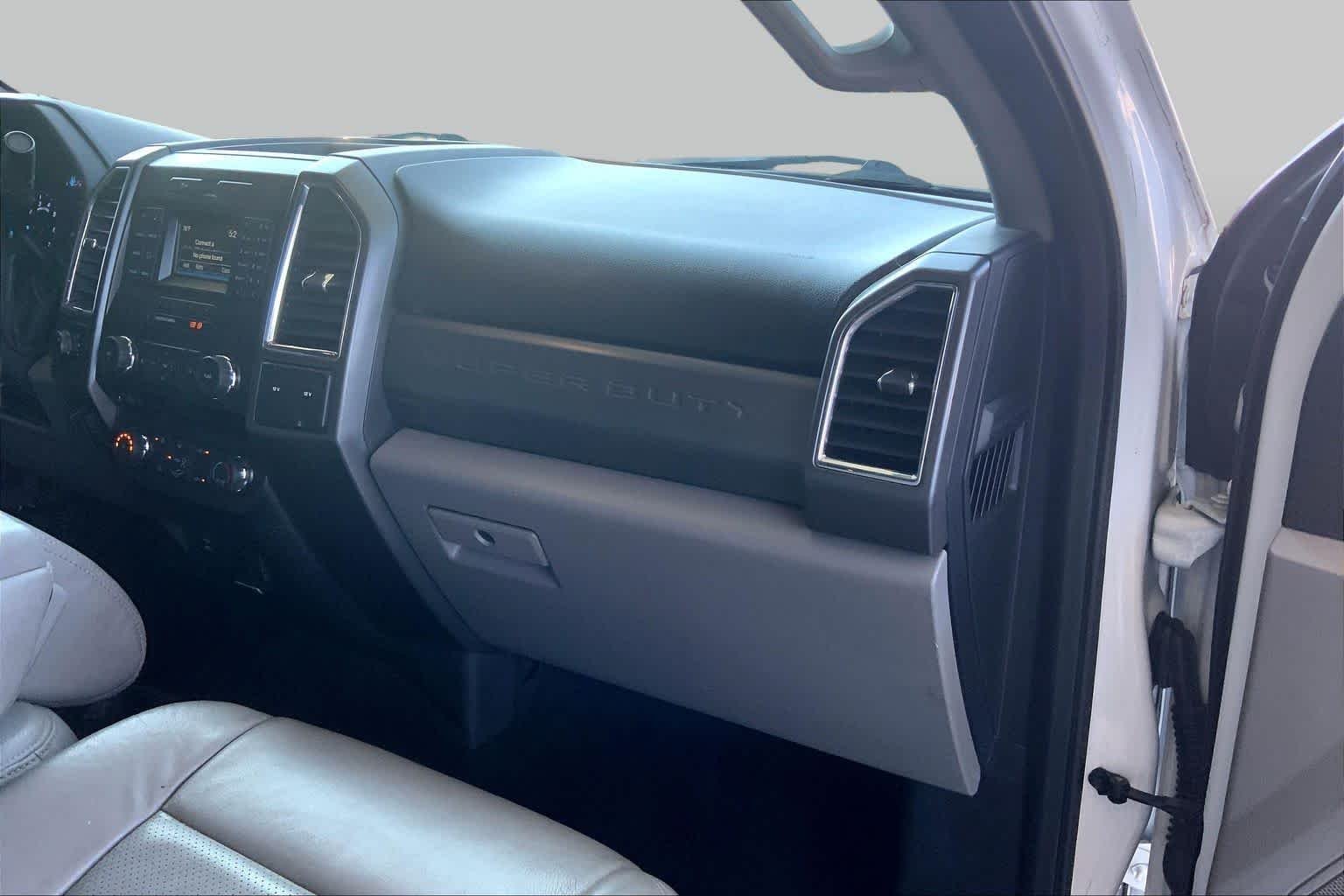 Used 2018 Oxford White Ford XLT image 17