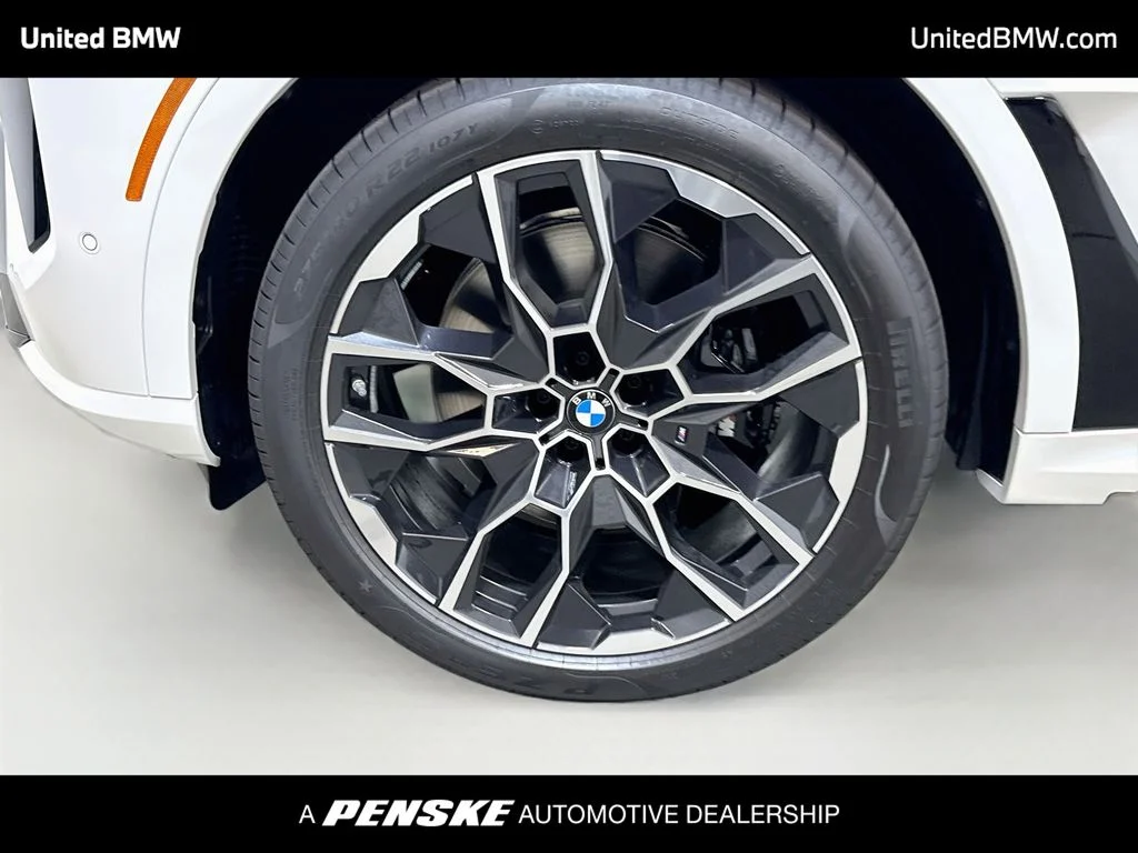 New 2027 Alpine White BMW xDrive40i image 9