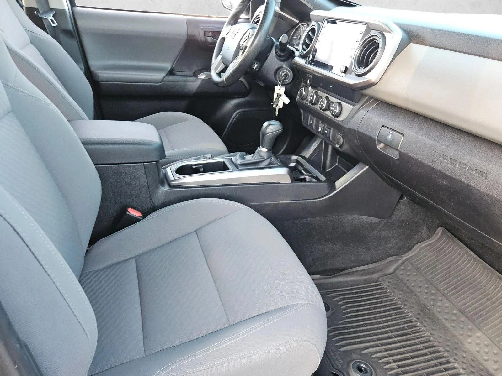 Used 2020 Cement Toyota SR5 image 18