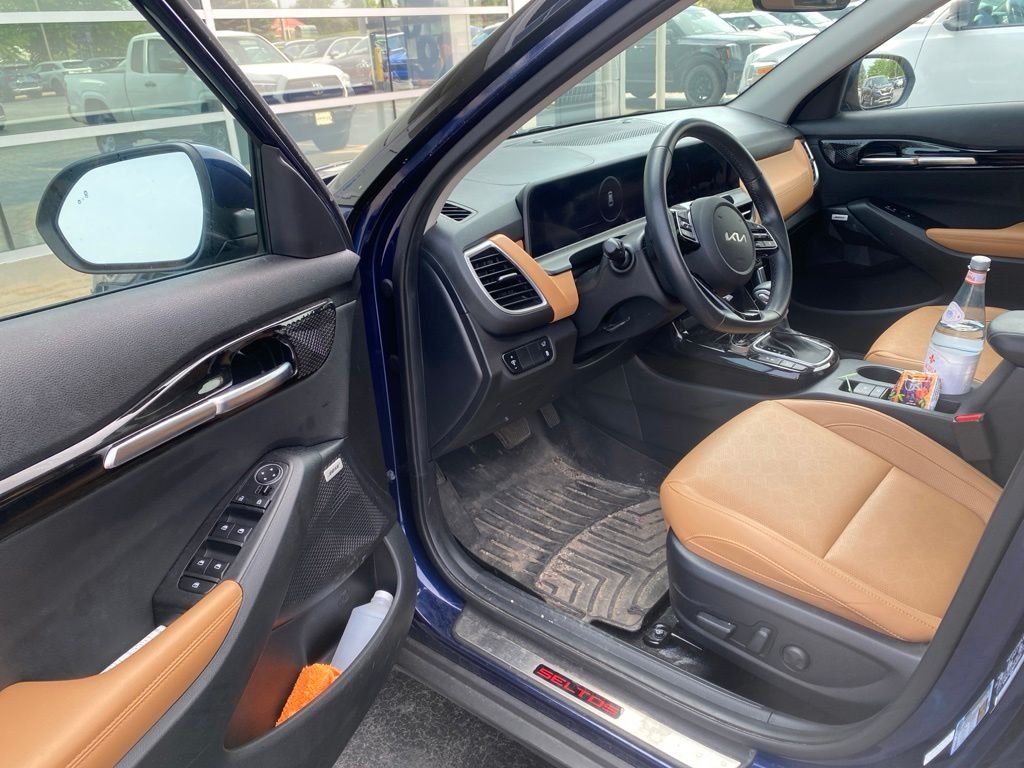 Used 2024 Dark Ocean Blue Kia SX image 8