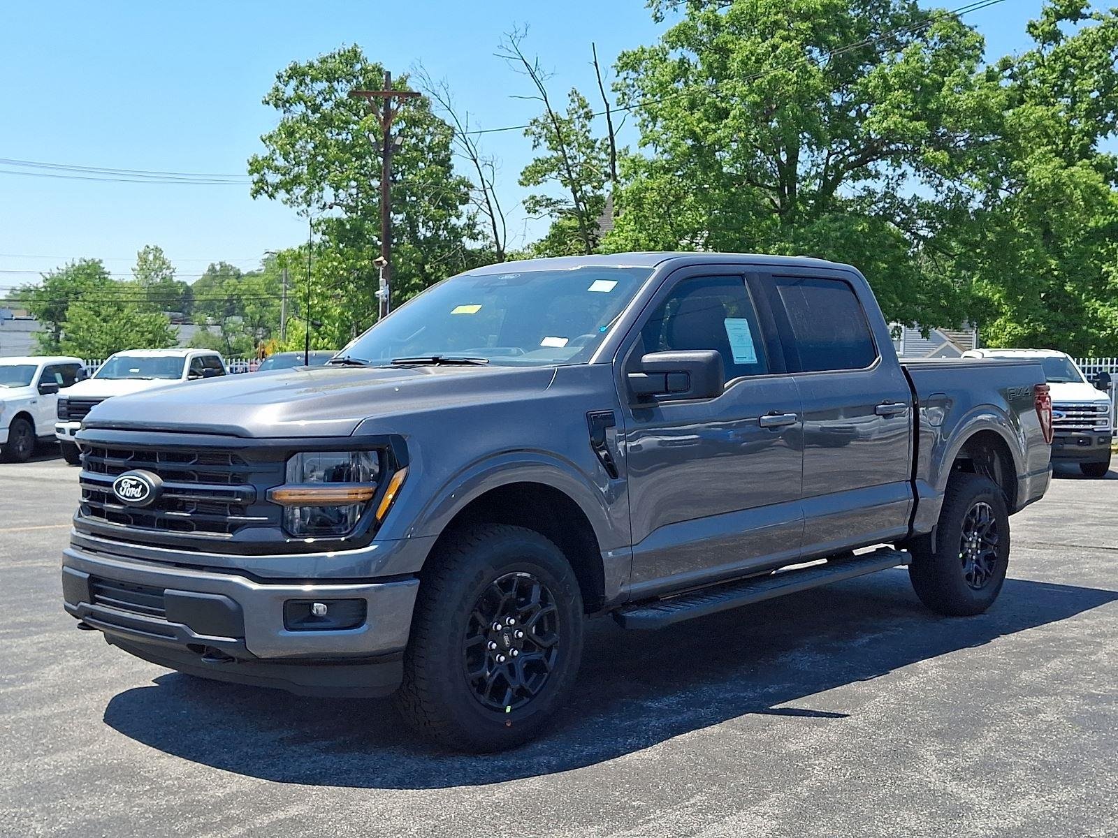 New 2026 Carbonized Gray Metallic Ford XLT image 2