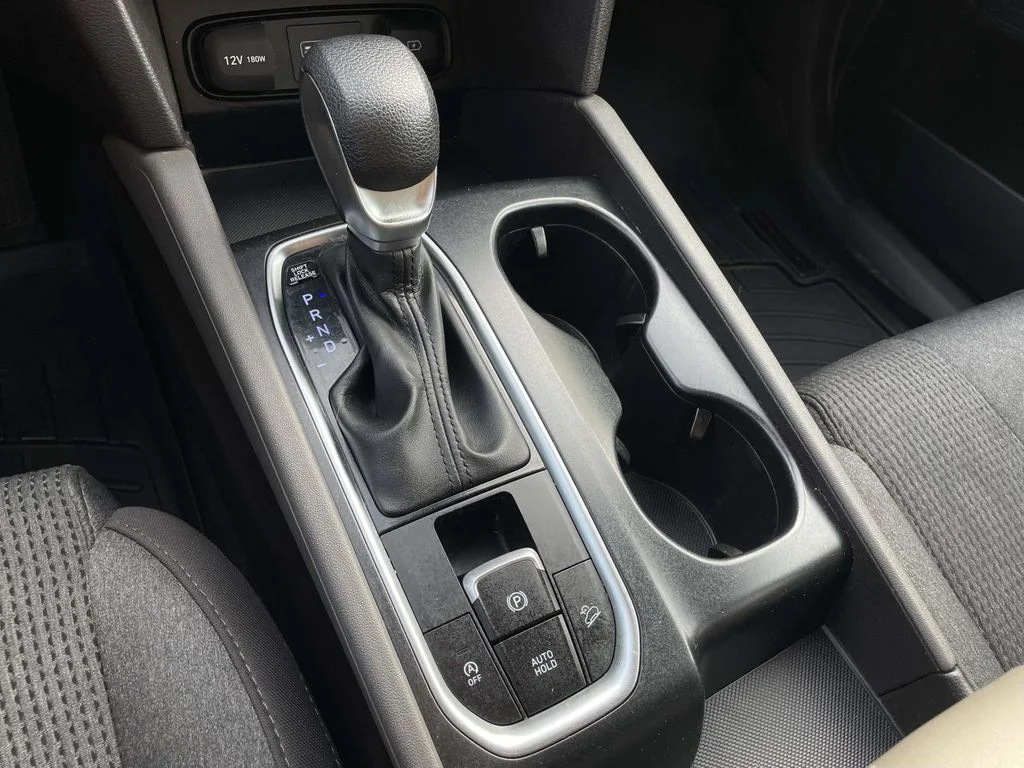 Used 2019 Machine Gray Hyundai SE image 22