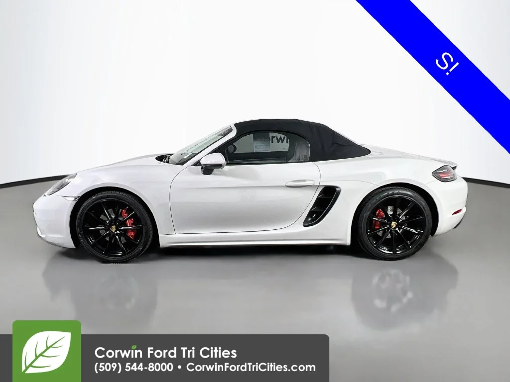 Used 2019  Porsche  image 5