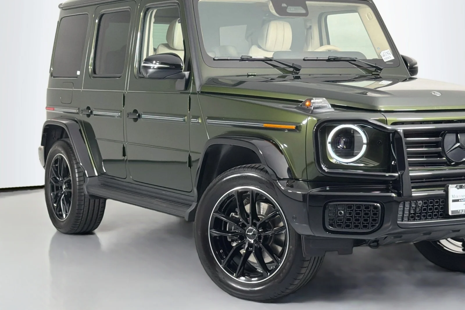 Certified Used 2025 MANUFAKTUR Olive Metallic Mercedes-Benz G 550 image 15